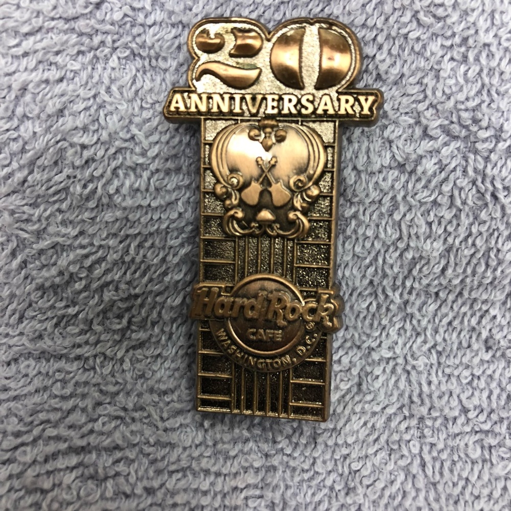 Hard Rock Cafe pin